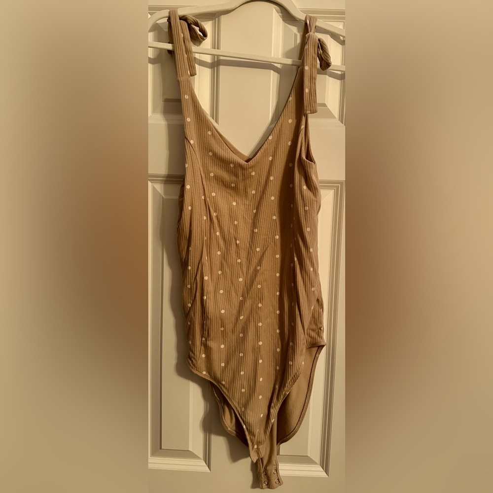 Old Navy Tan Sleeveless Top with White Dots